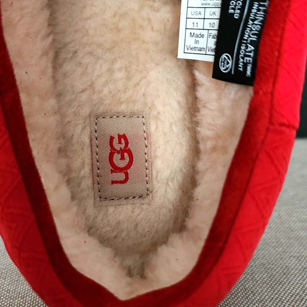 Ugg - Picture 5 of 9
